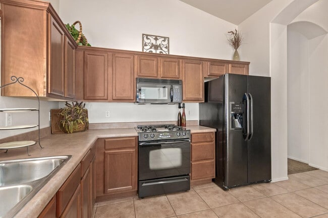 Building Photo - 6850 E Pearl St