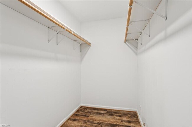 Building Photo - 522 Denbigh Blvd