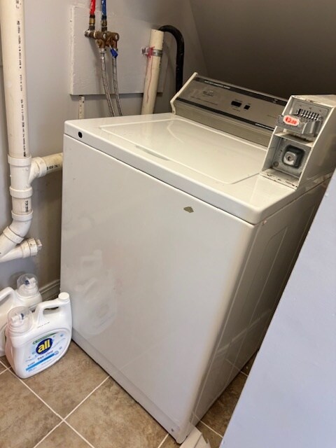 Coin op Washer - 222 Main St