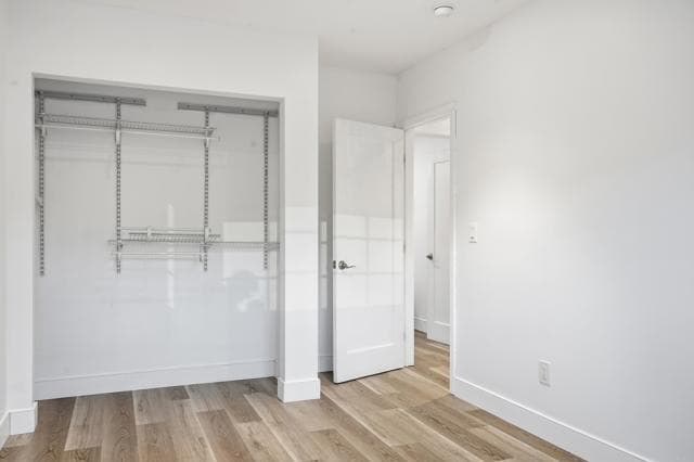 Building Photo - 3370 Par Dr