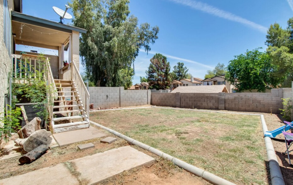 Building Photo - 921 S Val Vista Dr