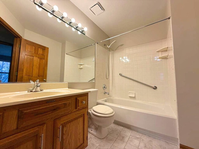 Building Photo - 4797 Amber Cir