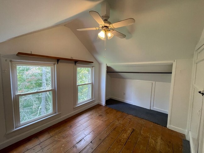 Building Photo - Your Lee Hideaway – Cozy 2BR + Office, Wal...