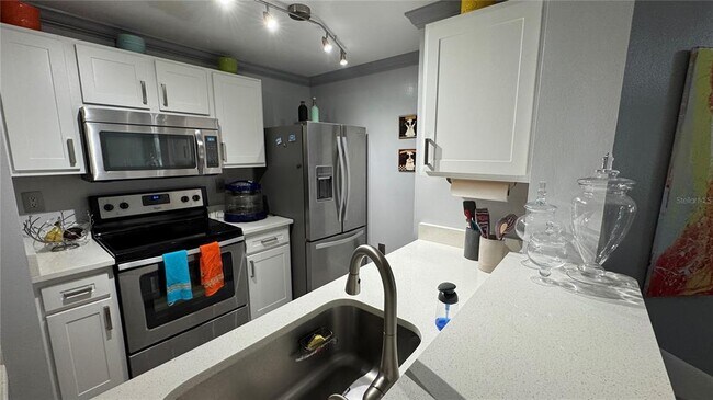 Building Photo - 5655 Bentgrass Dr