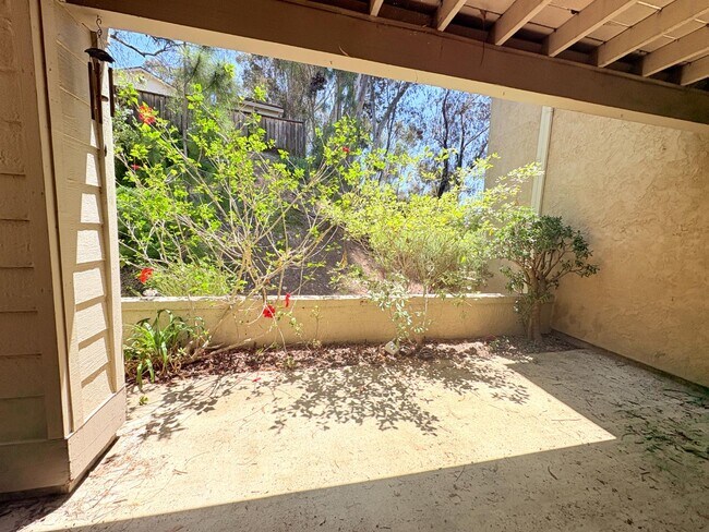Building Photo - 10381 Crosscreek Terrace