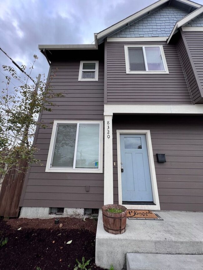 Building Photo - Now Showing- Charming 3-Bedroom Townhome in Lively Lents Neighborhood - Your New Home Awaits!