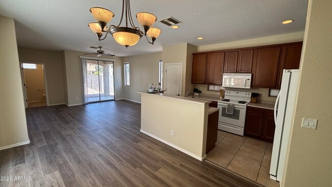 Building Photo - 3899 S Cricket Dr