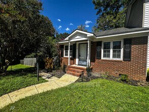 Building Photo - 61 S Sussex Dr