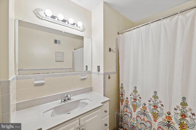 Building Photo - 6909 Andover Dr