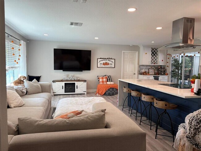 Building Photo - 4420 Meadow Creek Cir