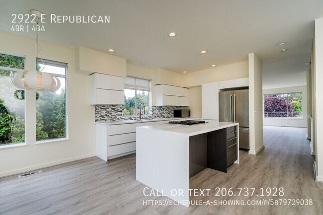 Primary Photo - 2922 E Republican-
