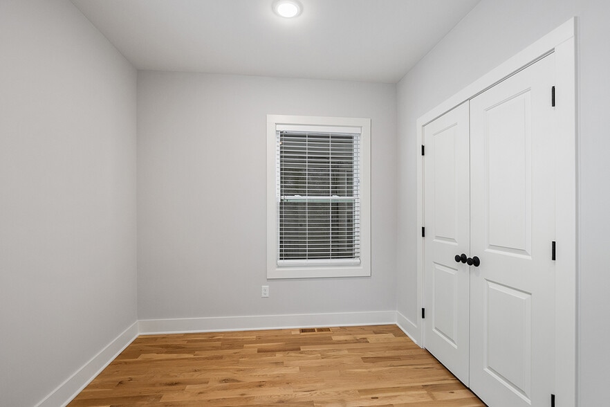 Building Photo - 411 11th St NW