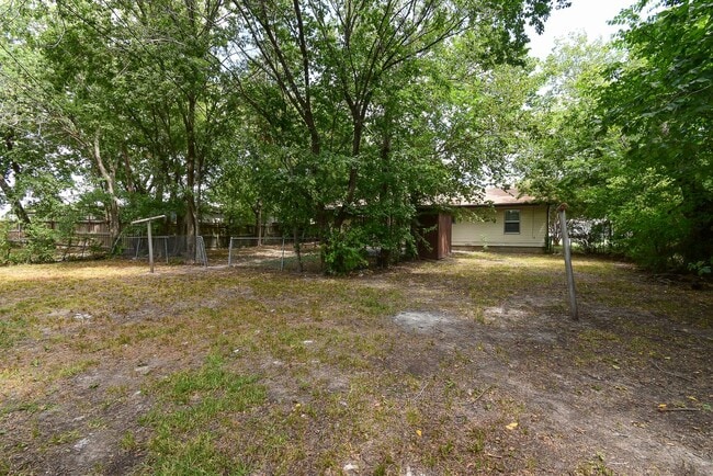 Building Photo - 2517 Broadview- House
