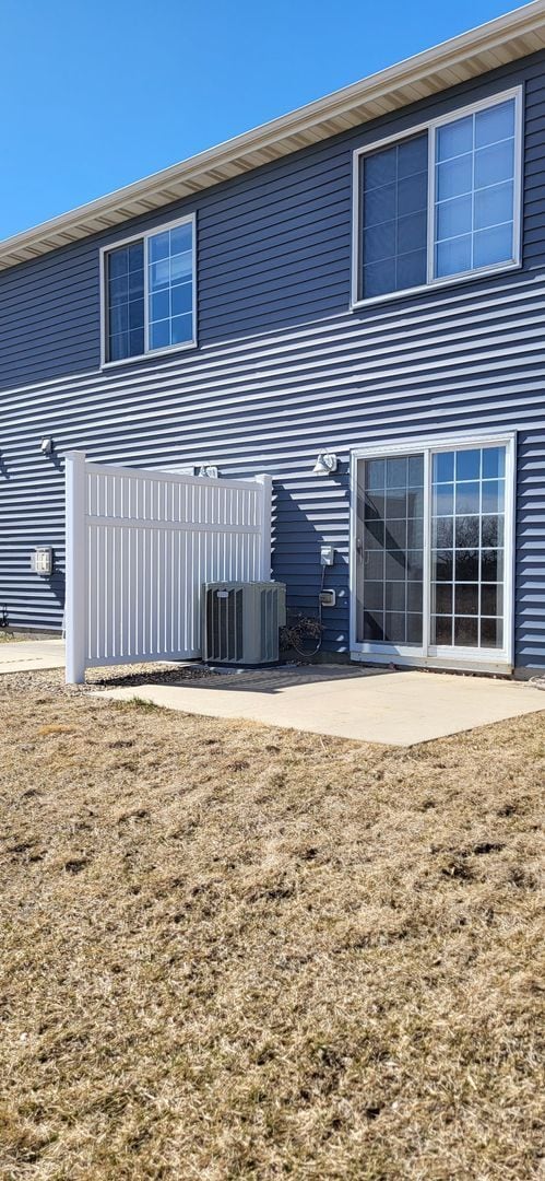 Building Photo - Move in August 8, 2025, and get August ren...