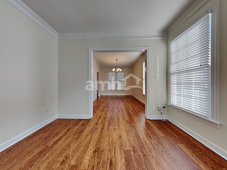 Building Photo - 1513 Bowmore Pl