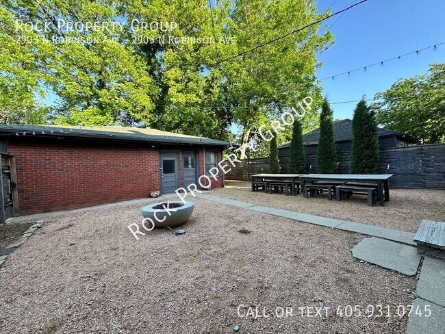 Building Photo - 2903 N Robinson Ave