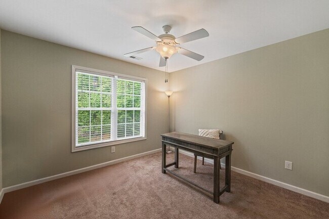 Building Photo - 155 Rose Brier Lane.