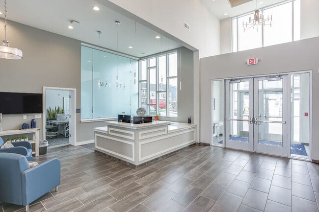 Building Photo - 3960 S Lake Dr