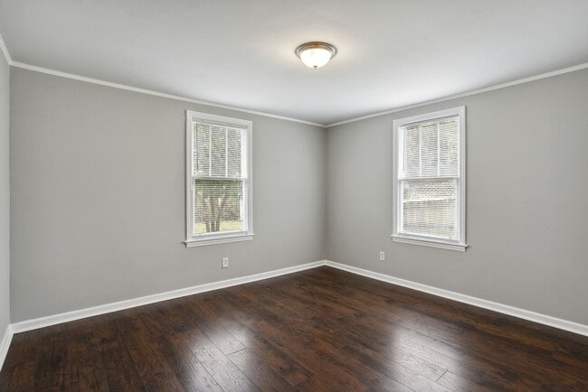Building Photo - Large 3BR/1BA Eastside Savannah Home For Rent