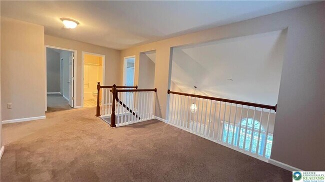 Building Photo - 2288 Creekside Dr