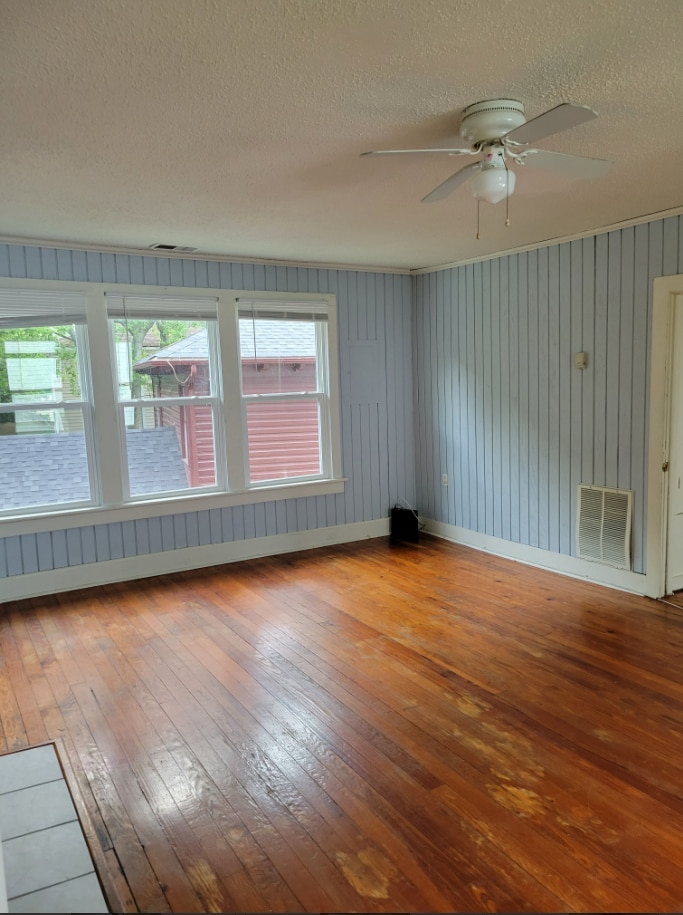 Building Photo - 1016 Pecan Ave