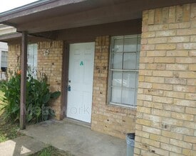 Building Photo - 118 Pine Meadow Dr