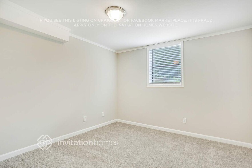 Building Photo - 6106 Shadow Glen Ct SW