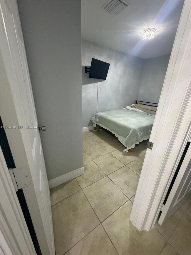 Building Photo - 1955 NW 5th Pl