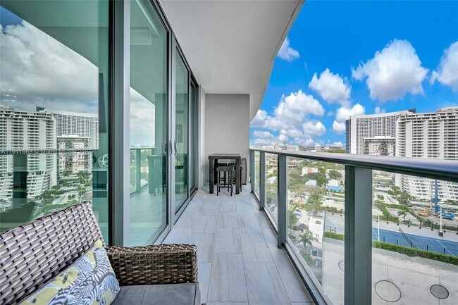 Building Photo - 501 NE 31st St