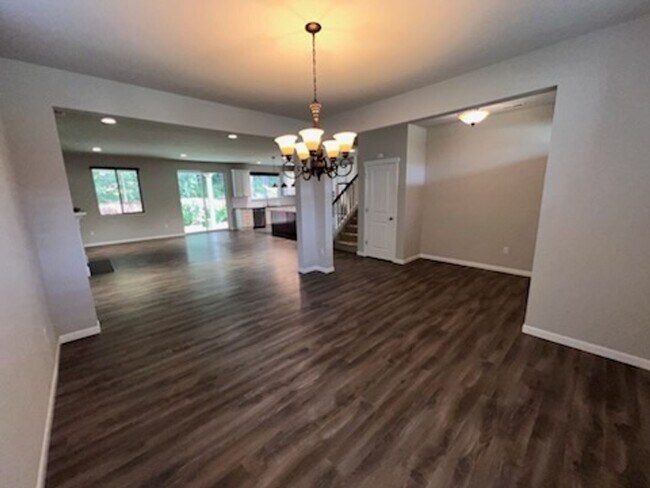 Building Photo - 5 Bedroom plus a Bonus Room in Gig Harbor