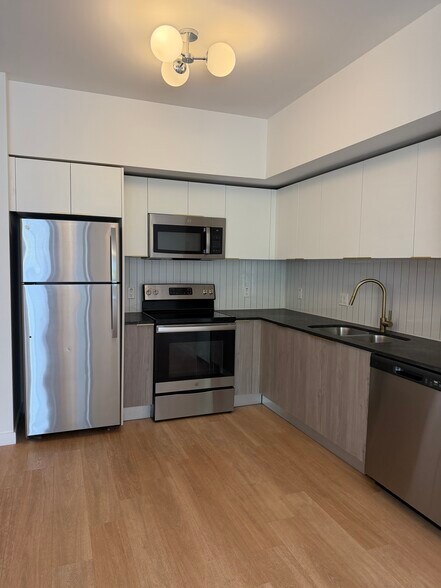 Building Photo - 11300 Biscayne Blvd