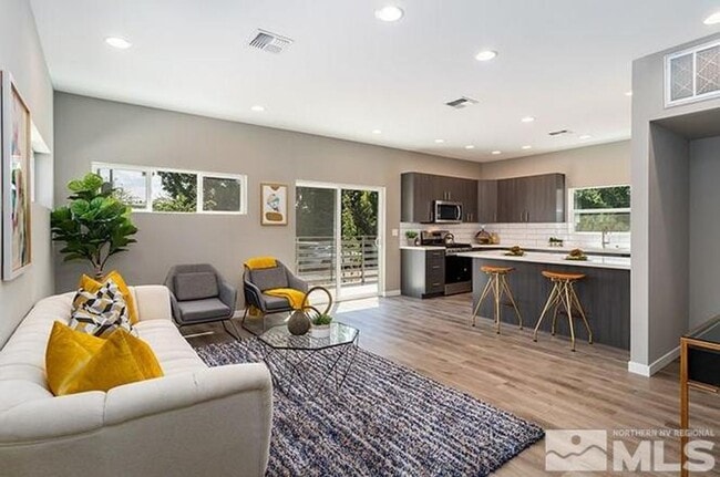 Building Photo - Modern Midtown Living