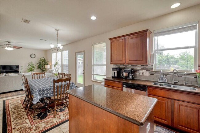 Building Photo - 20632 Farm Pond Ln