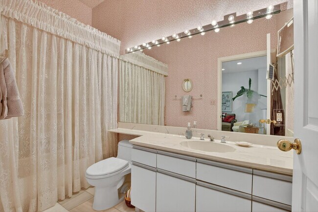 Building Photo - 5184 Lake Catalina Dr
