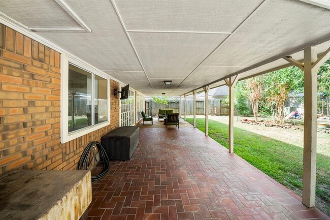 Building Photo - 4111 Rock Springs Dr