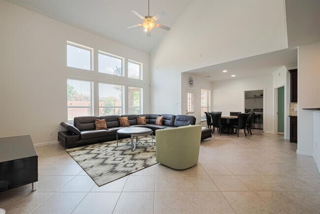 Building Photo - 5318 Kristen Cir