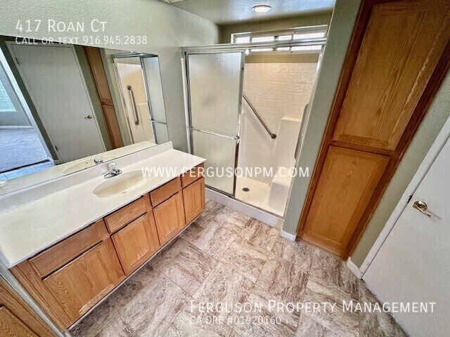 Building Photo - 417 Roan Ct