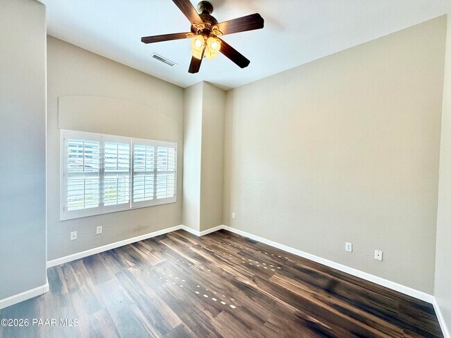 Building Photo - 7861 N Rambling Ln