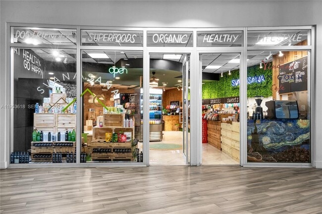 Building Photo - 1750 N Bayshore Dr