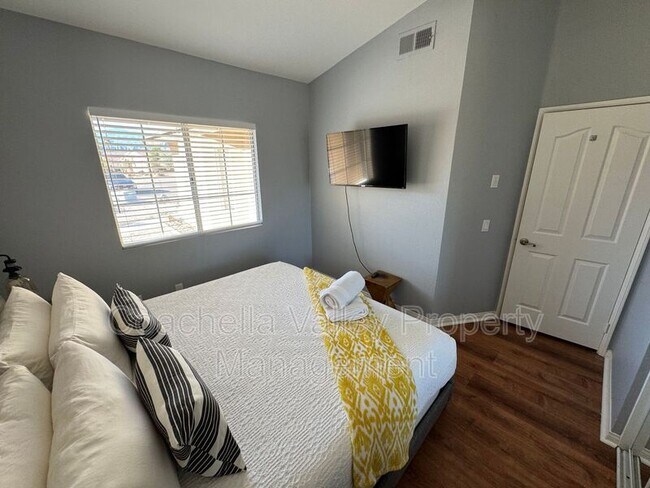 Building Photo - 44060 Dalea Ct