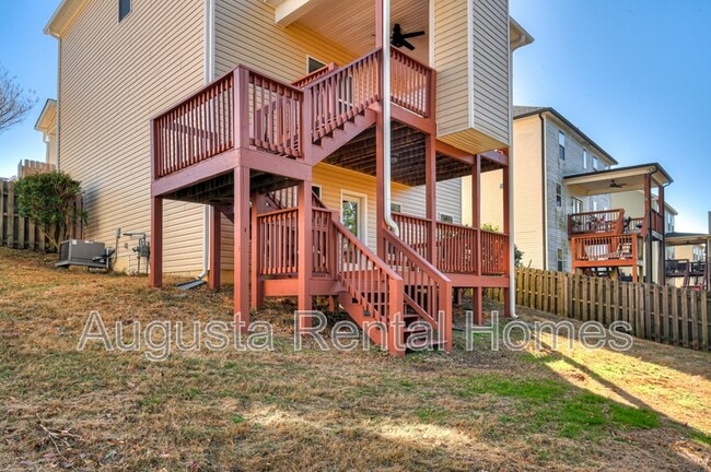 Building Photo - 848 Tyler Woods Dr