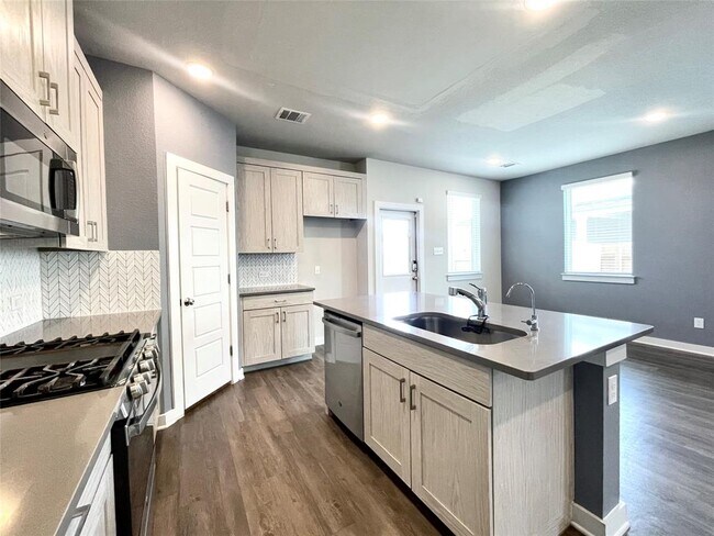 Building Photo - 708 Bridle Creek Dr