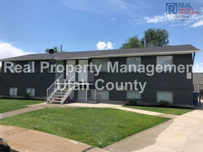 Primary Photo - 1056 Ellen Cir