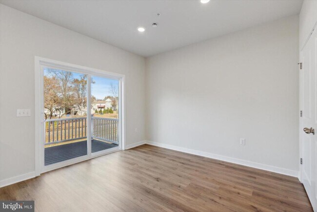 Building Photo - 308 Bennetts Ct