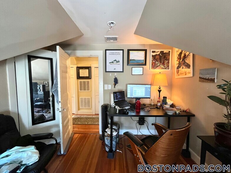 Building Photo - 7 Boulevard Terrace