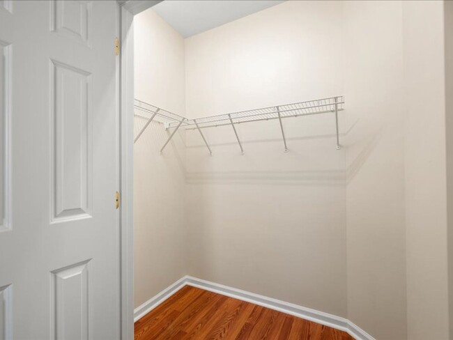 Building Photo - For Rent: Beautifully updated 2-bedroom, 2...