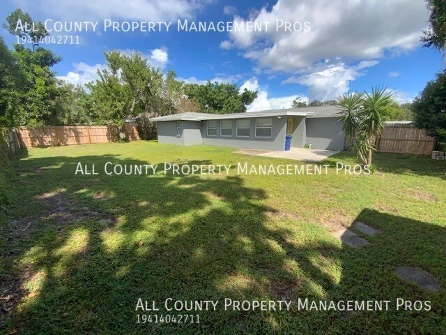 Building Photo - 5425 San Jose Dr