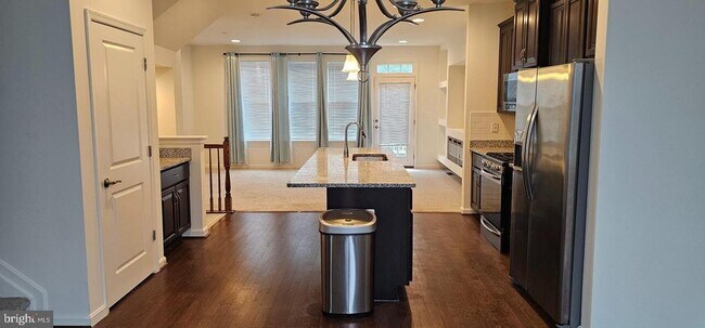 Building Photo - 156 Ironwood Ct