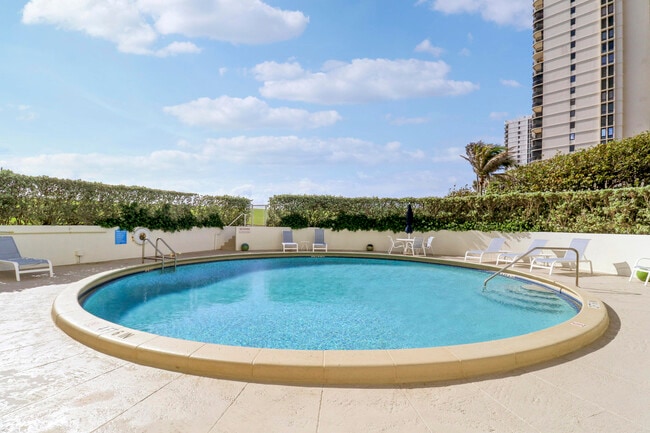 Building Photo - 5400 N Ocean Dr