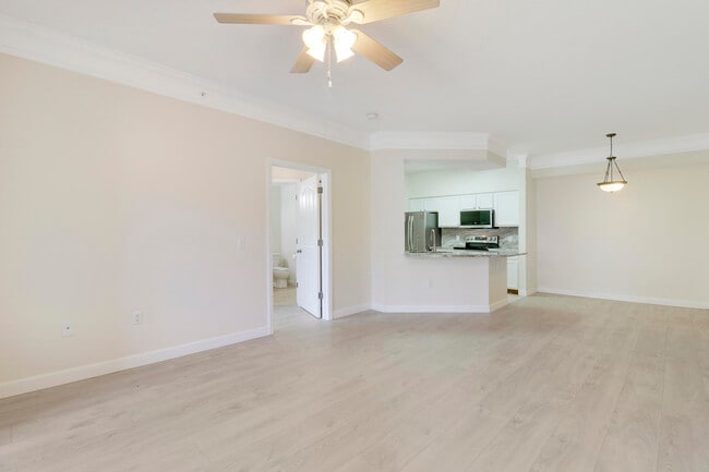 Building Photo - 6305 Myrtlewood Cir W